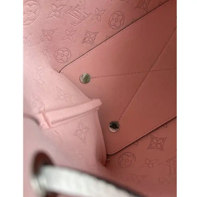 2105GV0080 Bags LV 0708